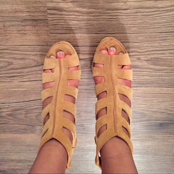 BCBG Generation Torrez Open Toe Wedge Platforms - Picture 2 of 4